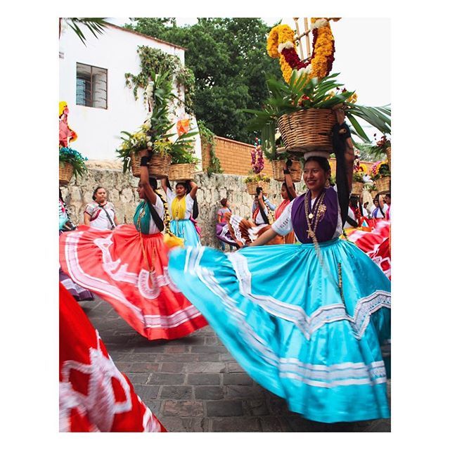 natdelarose's tweet photo. More on Oaxaca’s colors.
.
.
.
#mexico #exploringmexico #oaxaca #oaxacacity #oaxacamexico #travel #viajes #travelgram #mexican #mexigers #mexigram #lovemexico #oaxacan #colorstory https://t.co/x5h4zn89Io https://t.co/e4Z5YDNEQ8