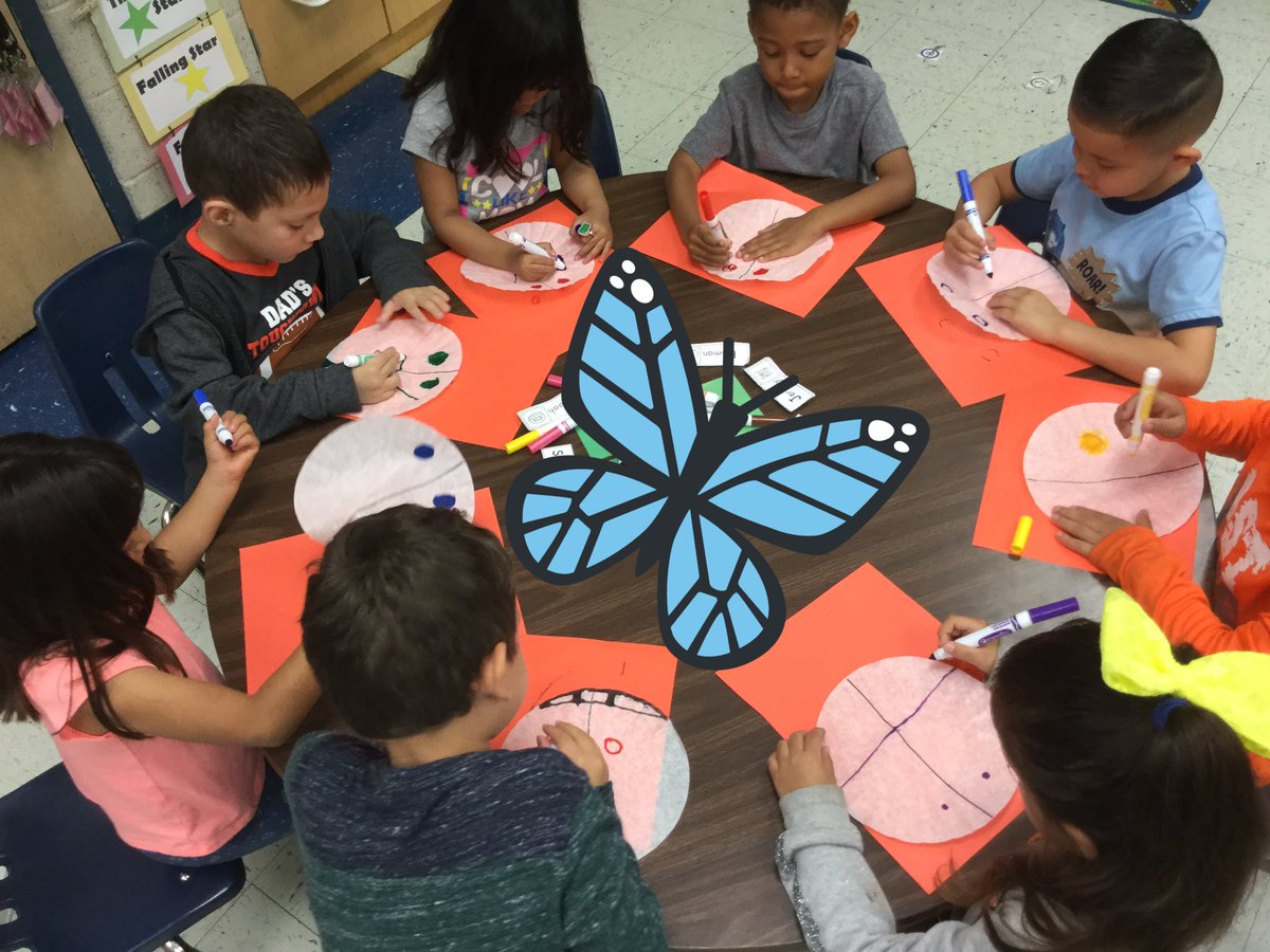 Kinder_Ramsey's tweet photo. We had a blast making symmetrical butterfly wings and writing in the dark with our finger flashlights today! @NISDPK_K @NISDVillarreal_ @NISDPowell https://t.co/ohSbduv55m