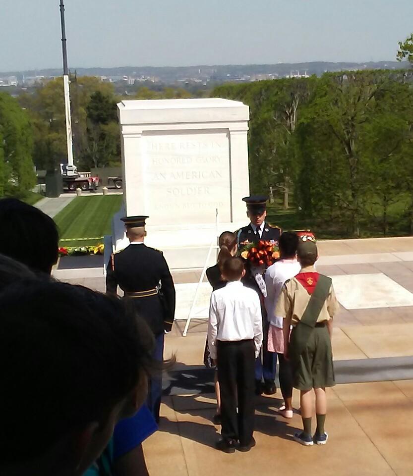 Cronk227's tweet photo. Tomb of the Unknown Soldier #mvwreathlaying https://t.co/WVLcxPUUfQ