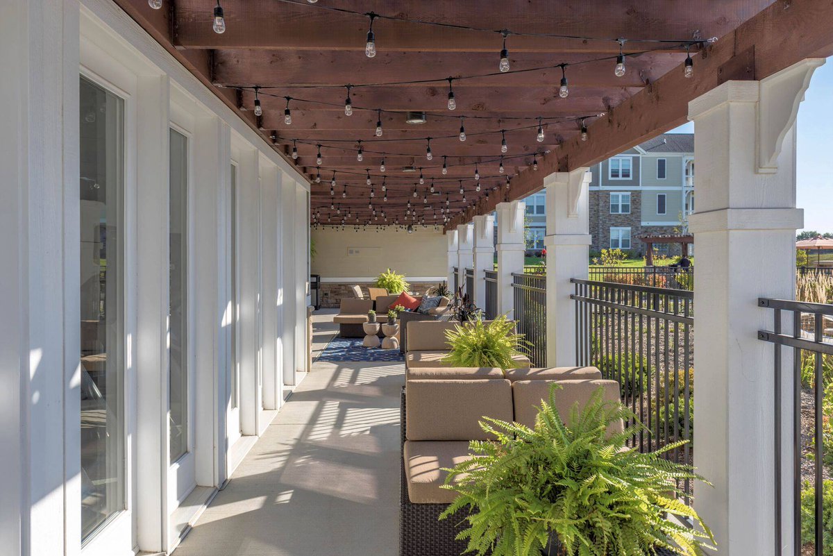 TheBrookOnJanes's tweet photo. You can find us here soaking up our long awaited Spring weather... #Bolingbrook https://t.co/wRoAFAnT8t