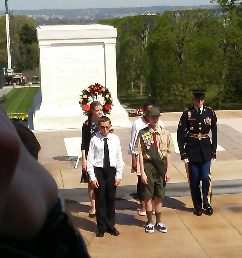Cronk227's tweet photo. Tomb of the Unknown Soldier #mvwreathlaying https://t.co/WVLcxPUUfQ