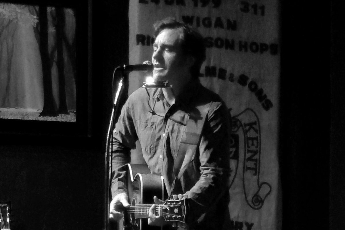 MollysPint's tweet photo. Music in May at Molly's  - https://t.co/MHJ2pcUKmO https://t.co/wRuWn4LonI