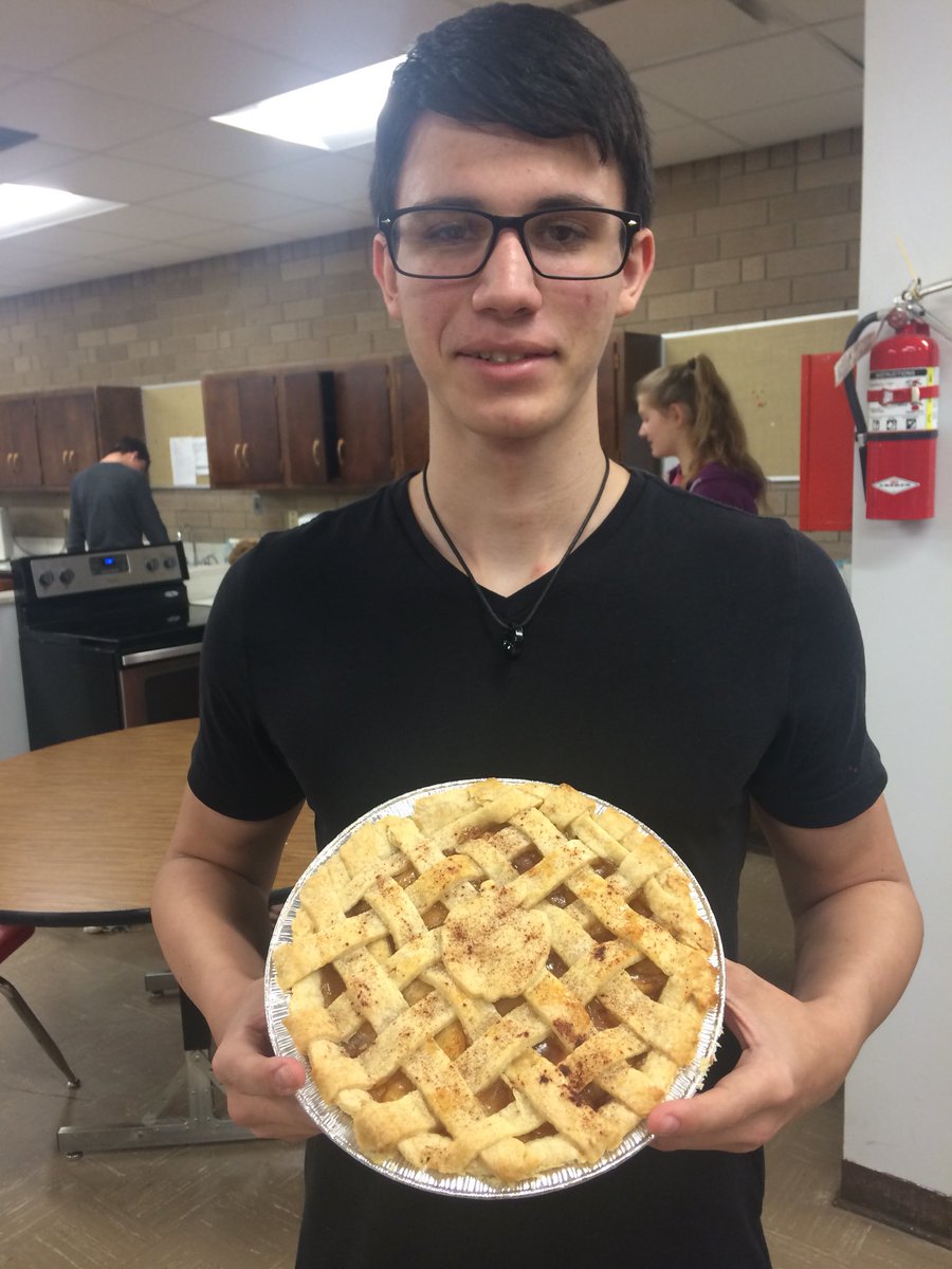 BethWalton81's tweet photo. Look at that pie crust! Great job!   #cte #fcs #infacs https://t.co/DQ8BmhtXG4