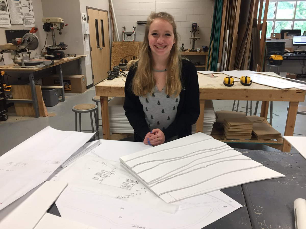 STEMFabLab's tweet photo. First to complete their architectural site model! @STEMcha #mathhelps https://t.co/lAse69vgJ0