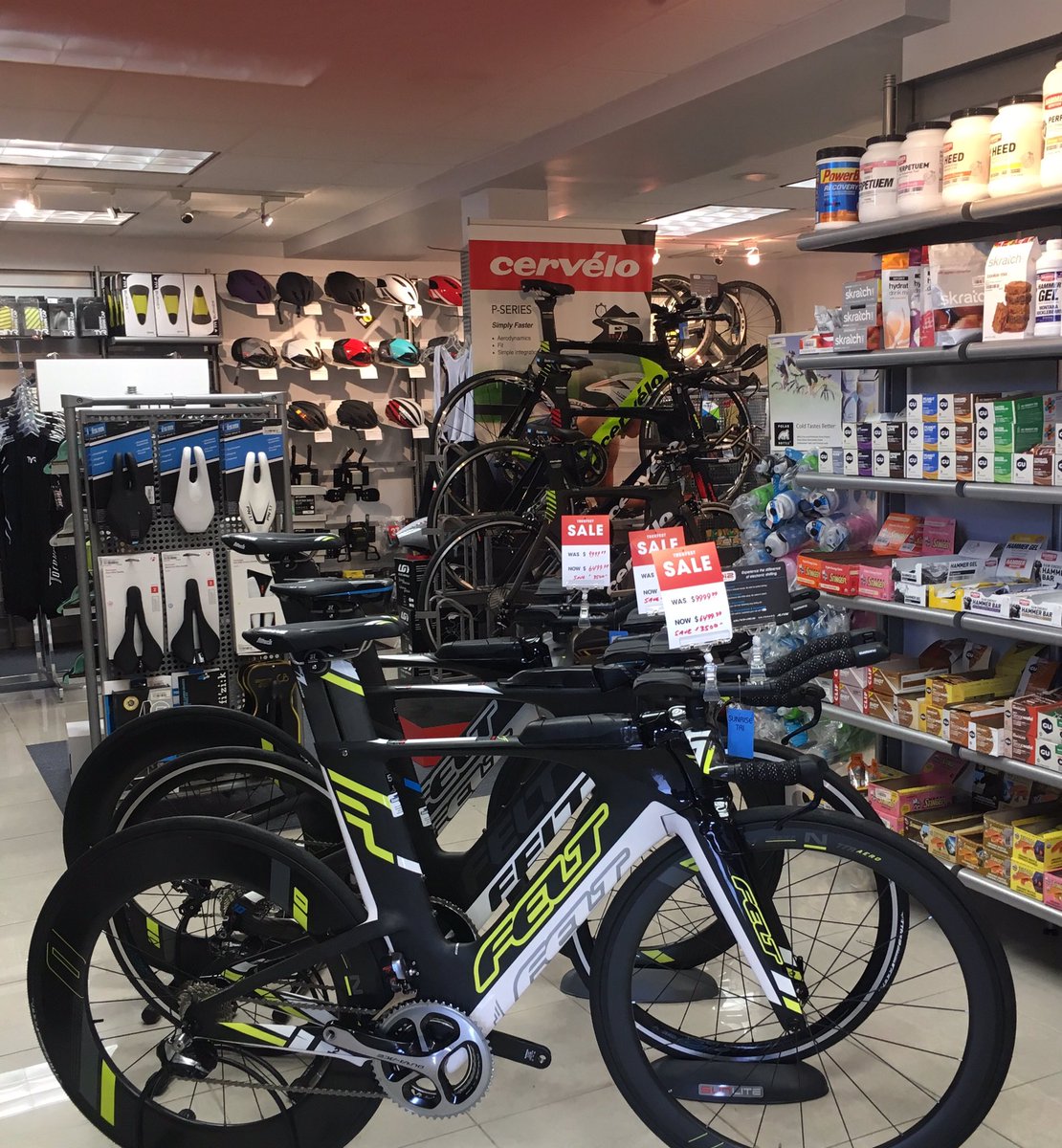 LIStreetsNY's tweet photo. West Babylon's Sunrise Tri and Sunrise Cyclery in Massapequa Park are two top notch #localbikeshops to support. Had a great chat with Cathy today as part of our #BikeMonth shop &amp; club outreach. #BikeAdvocacy #LIStreets #SunriseHappy https://t.co/ucHKERO0qp