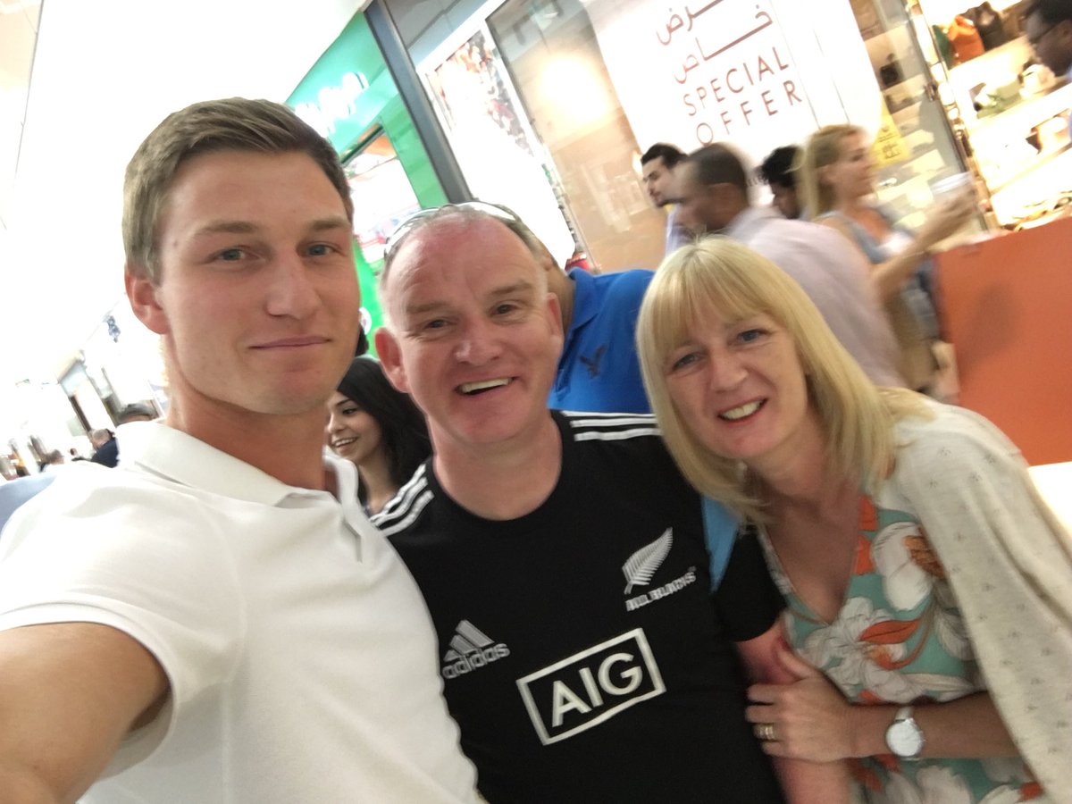 main_trishamain's tweet photo. @thomasroehler @dldoha @iaaforg Good luck this year! Make sure you miss the camera man again! https://t.co/bSw0YlsLyb