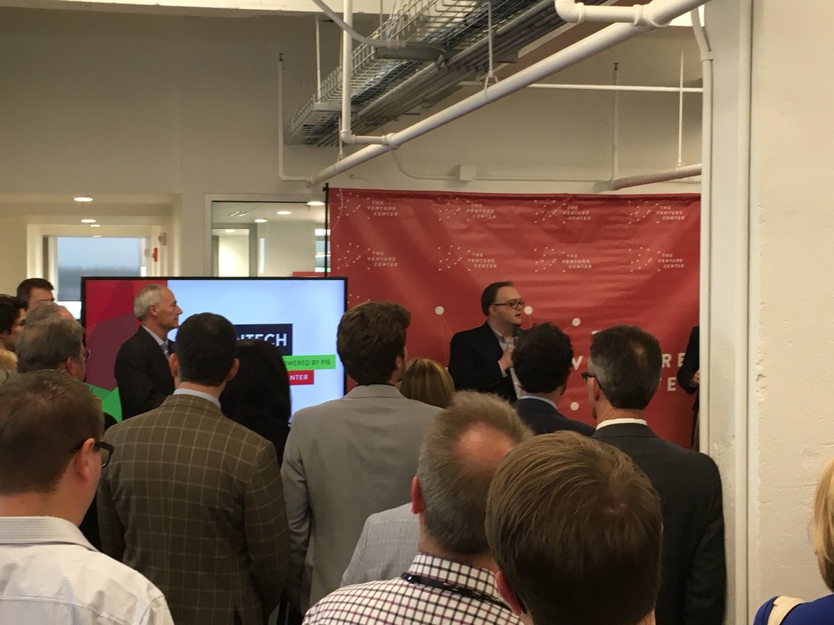 Randy Bear tweet media