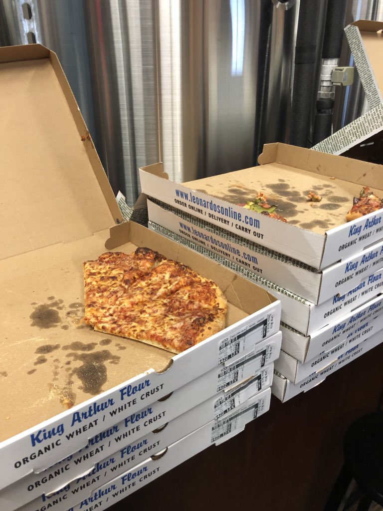 whitejoyal's tweet photo. When you hit #networking gold 💰. The @vtTechAlliance &amp; @VtBSA #BioBeer is kicking off at @QueenCtyBrewery! Did we mentioned @leonardospizza #Pizza 🍕🍕☝🏻 https://t.co/lP9FQXNthl