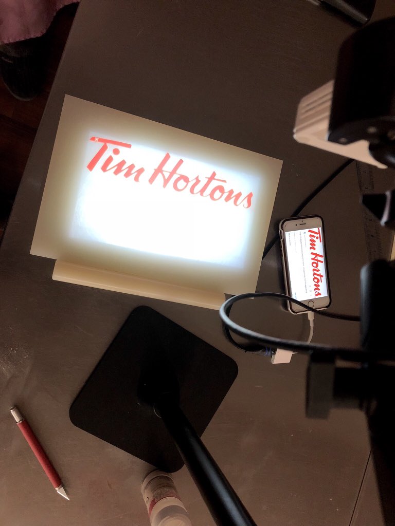 TooNicetoSlice's tweet photo. 3D cup of coffee on the baking schedule today, and creating an iconic logo out of sugar is easy thanks to the @ARKON_MOUNTS / #Pico combo!  #worksmarter #customcakes #arkonmounts https://t.co/j93IQoVn7S