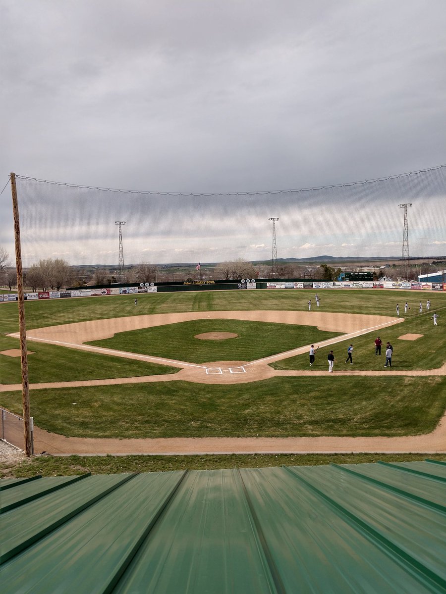Baseballrulesww's tweet image. Starting to look and feel like baseball season!!  Winner-Colome Royals vs Platte tonight!!