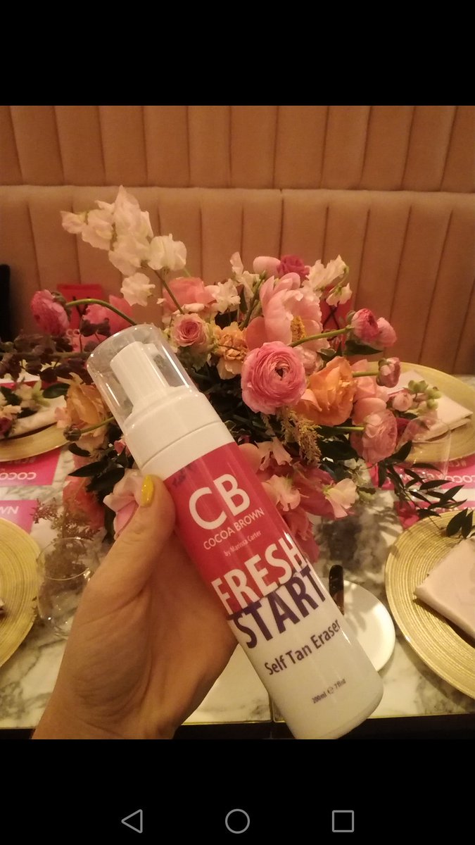_niamhdev_'s tweet photo. Such a gorgeous meal in @GloversAlley with @ellegordon3 and lots of other lovely media heads for the launch of #CBFreshStart - thanks @CocoaBrownTan 😍 https://t.co/1AjqGGBcWj