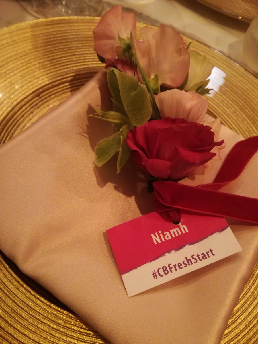 _niamhdev_'s tweet photo. Such a gorgeous meal in @GloversAlley with @ellegordon3 and lots of other lovely media heads for the launch of #CBFreshStart - thanks @CocoaBrownTan 😍 https://t.co/1AjqGGBcWj