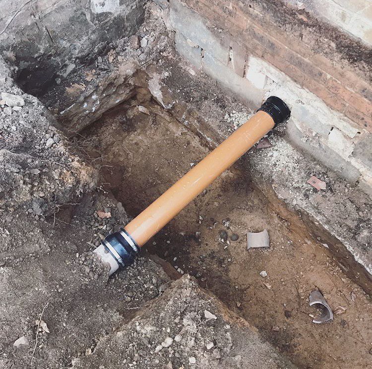 TrArchitectural's tweet photo. All poured up and ready for block and brickwork up to damp! #trarchitecturalservices #DPC #groundworks #concrete #pour #wheelbarrow #service #construction #deisgnandbuild #drainage #wilmslow #glensidedrive https://t.co/E8ZybIjIbN