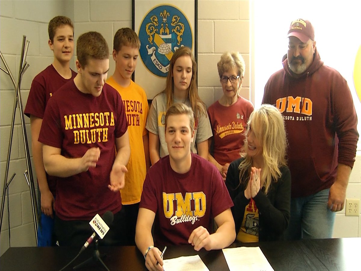 Dan_Williamson's tweet photo. Big day for Esko Senior Catcher Tyler Peterson (@tyler_pete1) as he signed a National Letter of Intent to play for @UMDBaseball! His family was there for his big moment! We'll hear from him tonight at 6 p.m. on @wdiowirt: https://t.co/5ITh6stEOA