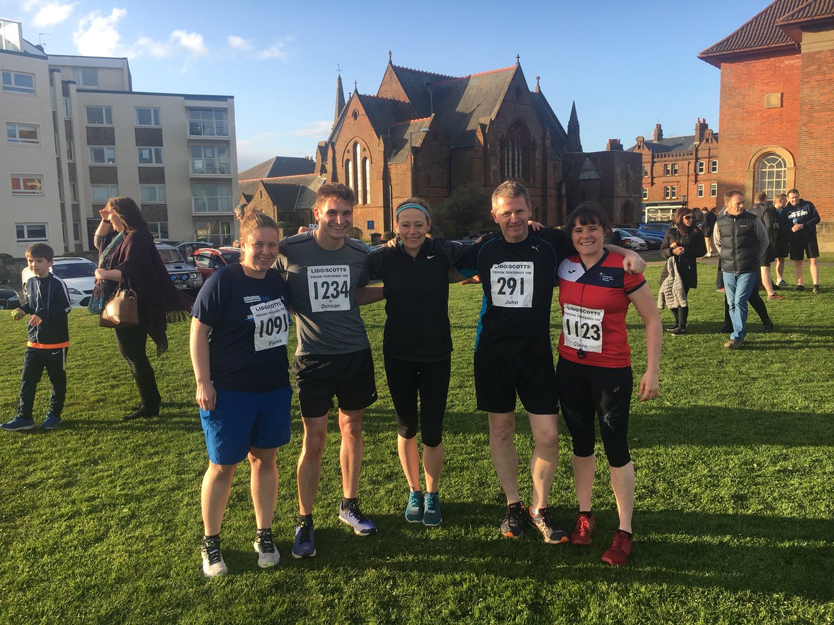 ActiveSA_SAC's tweet photo. Our #activeschools team practicing what they preach tonight &amp; taking part in the @troon_tortoises 10k 🏃🏽‍♂️🏃🏼‍♀️ PB’s all round 🙌🏼 Great to see so many @southayrshire staff taking part, well done @Doug_SAyr @pe_marr @QMAOfficial #healthandwellbeing #troon #running #team https://t.co/wsEd8FcxuP