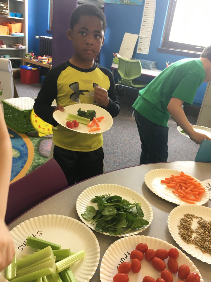 SionKC_HS's tweet photo. Mrs. Bowmanβs first grade class put their learning where there mouth is by eating a parts of a plant salad! #SpringEating https://t.co/HAkUivIaFx