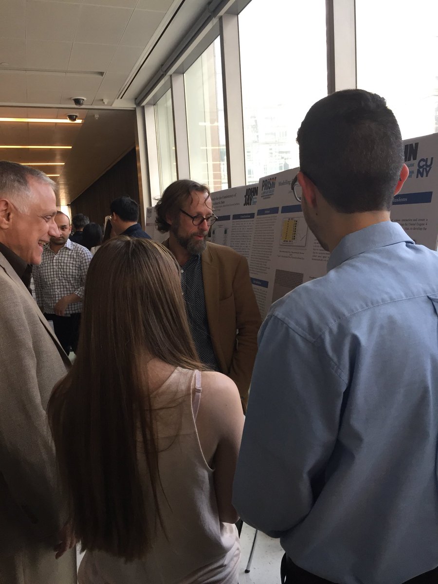 JohnJayResearch's tweet photo. Easy to find dedicated @JJCPRISM mentor Daniel Yaverbaum by his mentees! #JJCResearchWeek #CelebratePRISM https://t.co/UF66O9Jsau