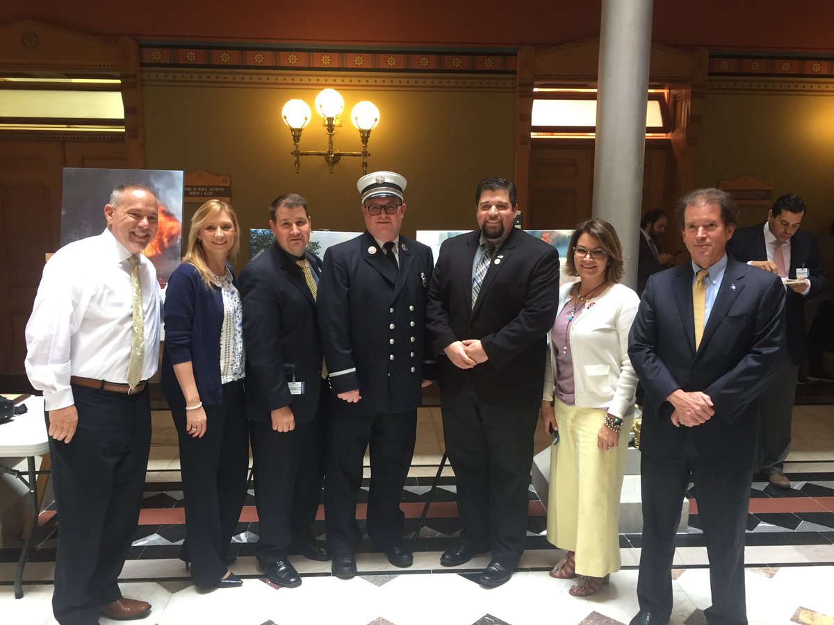frankriccidc's tweet photo. Thanks to @JoeAresimowicz speaker of the house, members of the @CTHouseDems and @Ctgop @cthouserules for working for firefighters! https://t.co/pgtIZ8vtoa