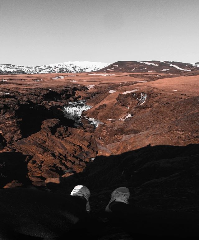 khoubaii's tweet photo. If I must fall, may it be from a high place!
.
.
.
#Travelwithkhoubai #Iceland #Icelandtrip #Photography #Algeriantraveler #Algerianblogger #roadtrip #roadtripping #solotraveler #Digitalnomad #traveler #travelplaces #traveldestinations #travelwithme #mon… https://t.co/gi141MtxZF https://t.co/PC5PkXuOgN