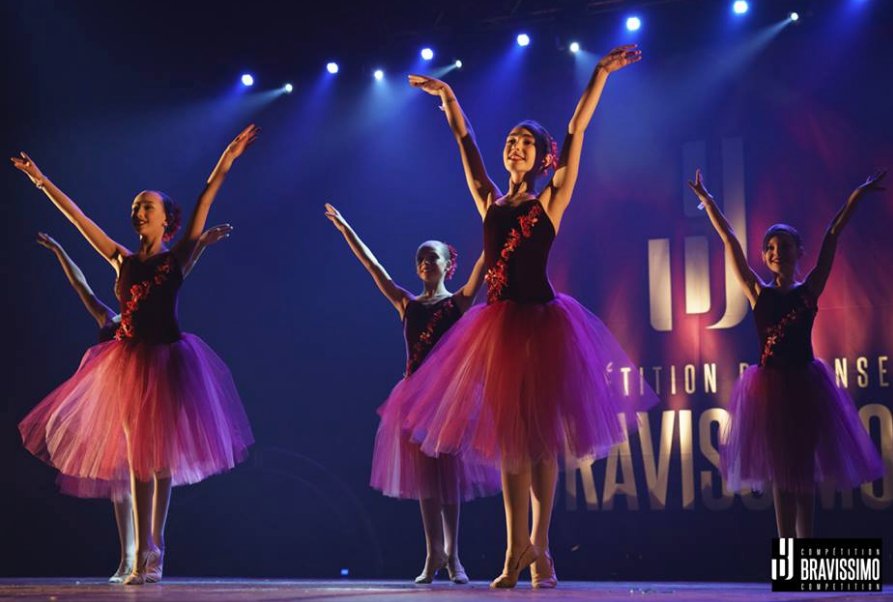 Bravissimo1's tweet photo. Des danseurs talentueux ont évolué sous nos yeux lors du dernier Showcase. WOW!!! 🌟 ✨
The most talented dancers were at the Showcase! Take a look at their signature moves. 🌟 ✨Merci Pierre Chassé Photographe. #Bravissimo2018 #Terrebonne
https://t.co/bUjJRMKqD8 https://t.co/orqwmI4gap