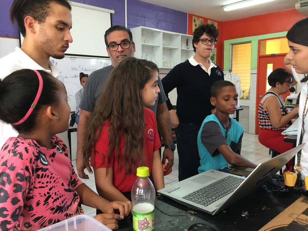 teamfreedomdr's tweet photo. Our team members preparing Team Freedom Jr. for @firstlegoleaguerd which starts in Saturday! #teamfreedom7231
#omgrobots #firstlegoleague
@mturismord
@vicerdo
@StGeorgeRD
@aunidosrd
@airmaxrd
@villacampast
@abcschoolrd
@villacampast
#Amipharma
#Laboquidom
#AFPPopular
#Piisa https://t.co/v94ex6xdLm