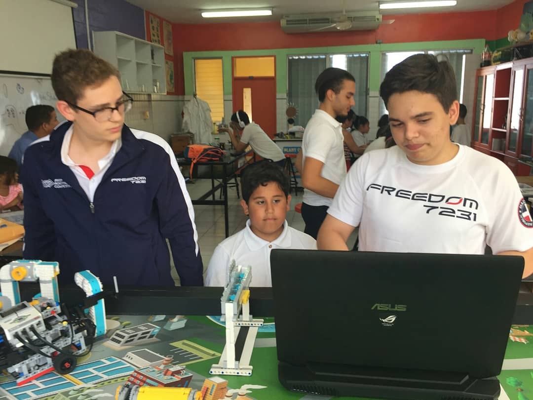 teamfreedomdr's tweet photo. Our team members preparing Team Freedom Jr. for @firstlegoleaguerd which starts in Saturday! #teamfreedom7231
#omgrobots #firstlegoleague
@mturismord
@vicerdo
@StGeorgeRD
@aunidosrd
@airmaxrd
@villacampast
@abcschoolrd
@villacampast
#Amipharma
#Laboquidom
#AFPPopular
#Piisa https://t.co/v94ex6xdLm