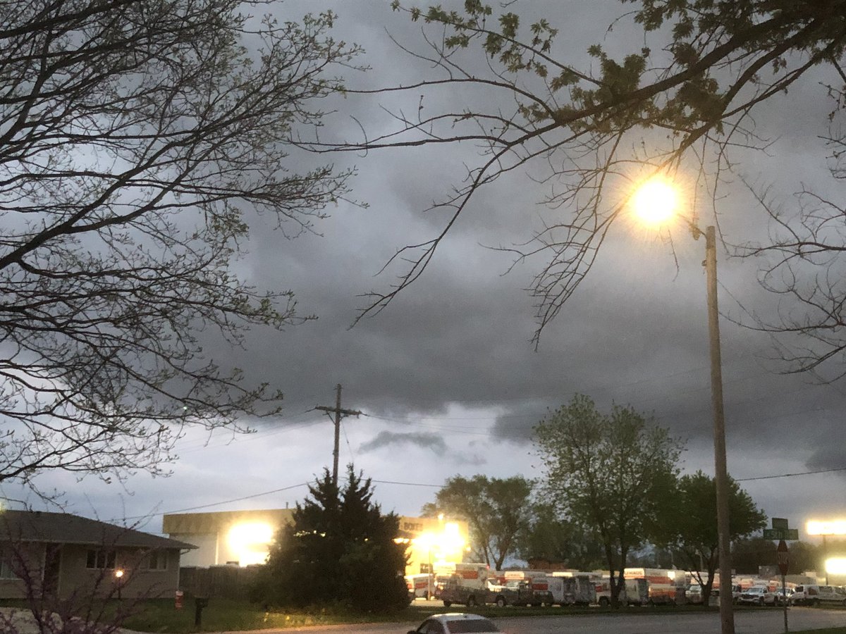 HerbertMatthewJ's tweet photo. I believe the word for this is “ominous” #Kansas #Storm2018 https://t.co/tk7IvZUrEN