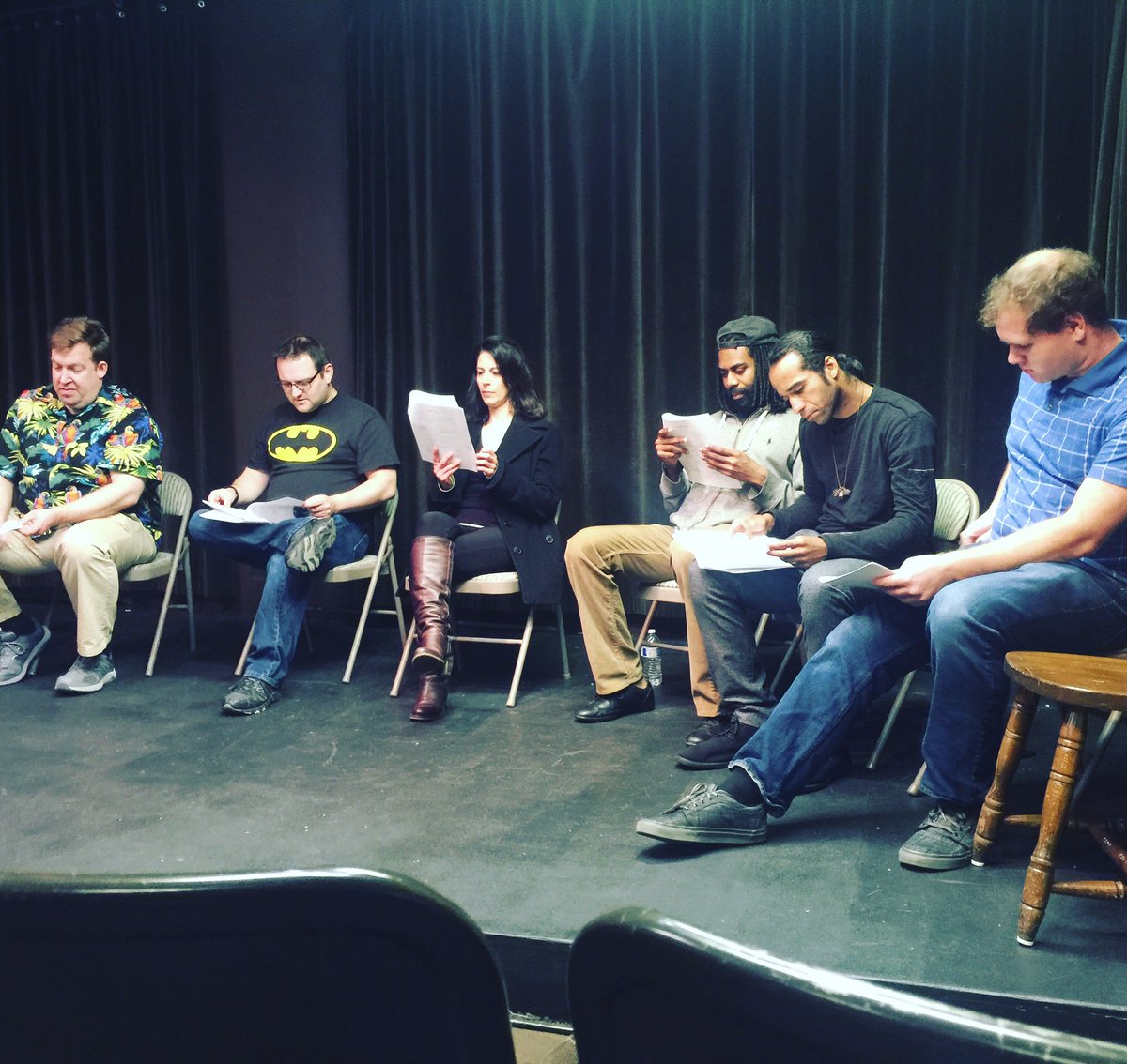 DeadlineJunkies's tweet photo. Tuesday Comedy Junkies was a fun trip last night!!! More good times tonight! #DeadlineJunkies #ScreenwritersGroup #ActorsGroup TableRead https://t.co/yYR0DiS0Ry