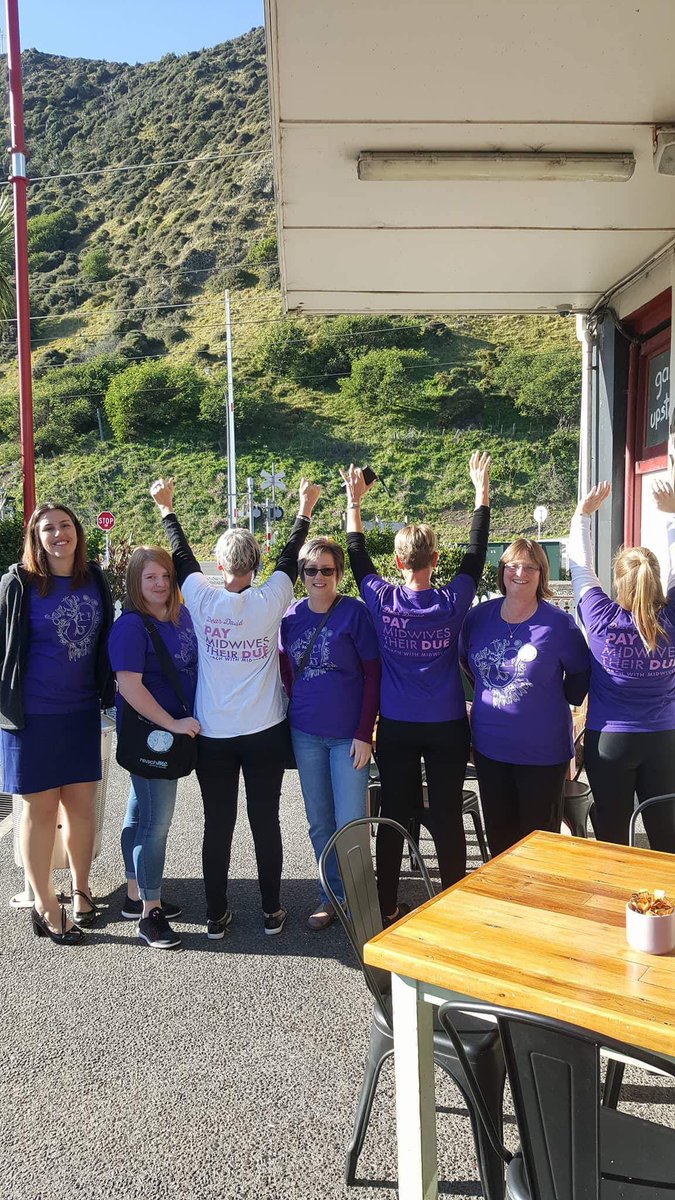 RoseBriony's tweet photo. @jacindaardern women need midwives, midwives need women! Support our codesign deal in may budget! Manawatu midwives are coming to parliament because we cant just do it for the love! #MidwivesMatter #midwivesmarching #DearDavid https://t.co/KanNSqMAiI