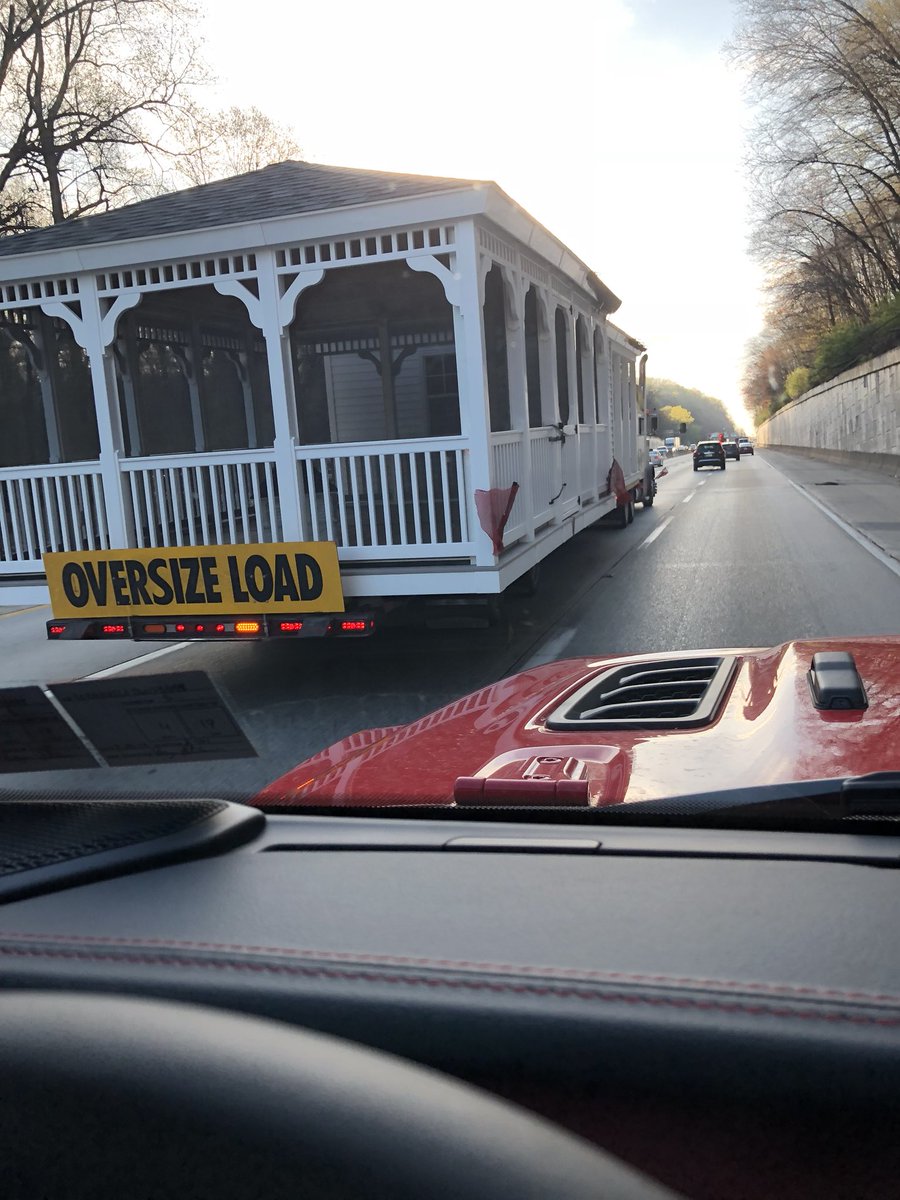 jeepfandotcom's tweet photo. Nothing like getting passed by a screened porch. This driver should drive competitively. #jeep https://t.co/RUv68T7BGz