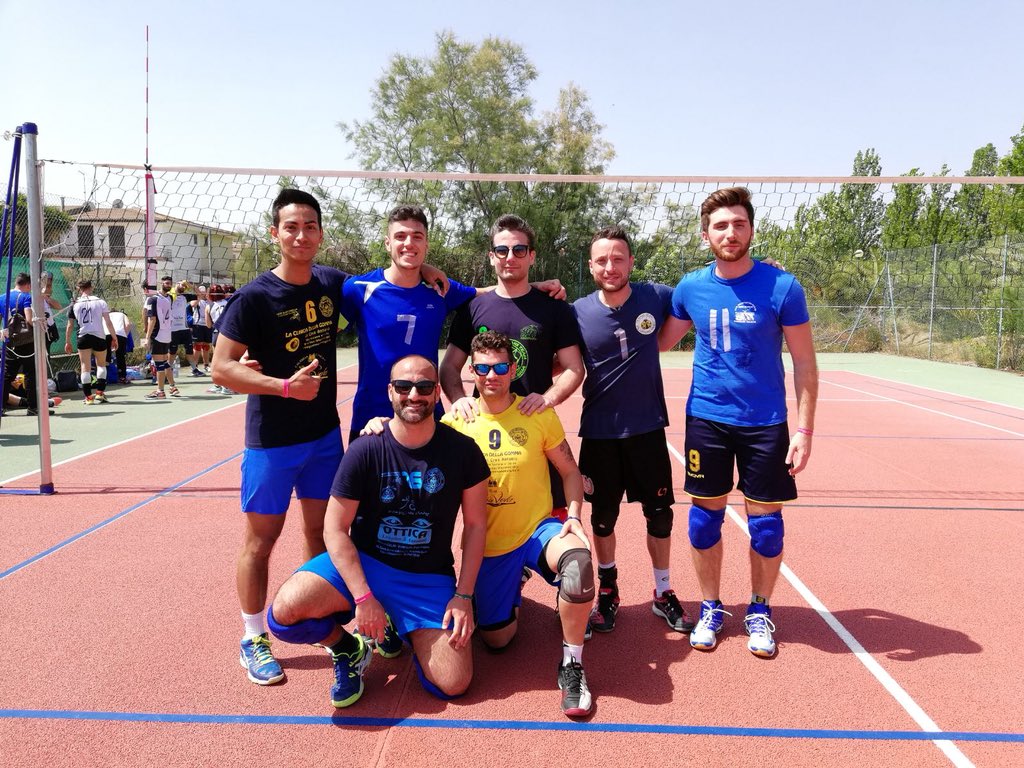 WildBoarsTeam's tweet photo. Si ritorna da #Sibari e da queste #Pigiessidi2018 con un🥇per il Volley Maschile, un🥈per il Volley Misto, tantissime risate ed un gruppo sempre più unito!!
Un grazie speciale agli amici e compagni di #AcconiaVolley, al @Minerva_Resort per l’accoglienza e alla @PGSITALIA!#gowbt🐗 https://t.co/qLXdMoDZFd