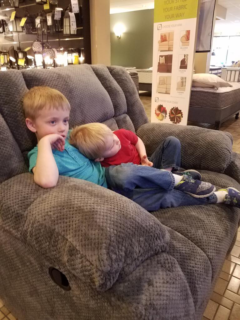TrailsideMike's tweet photo. Lighting shopping is boring.... https://t.co/JqB8cRifnR