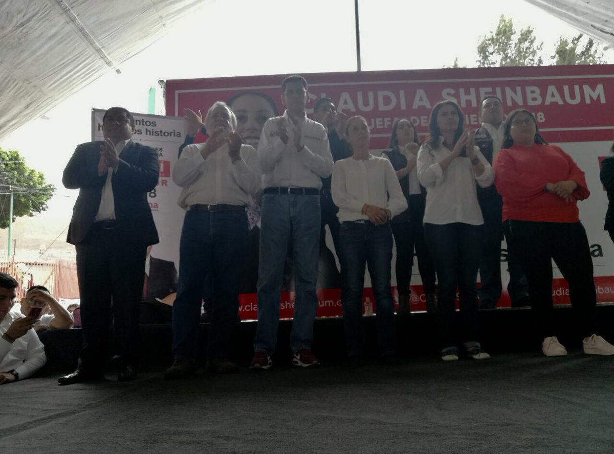 LetyVarela's tweet photo. Son muchas las quejas de los vecinos de #Coyoacán hacia su Gobierno Delegacional... .@Claudiashein se compromete a reforzar la seguridad, garantizar el servicio de agua potable y frenar construcciones ilegales #JuntosHaremosHistoria https://t.co/43YEfnhtaQ