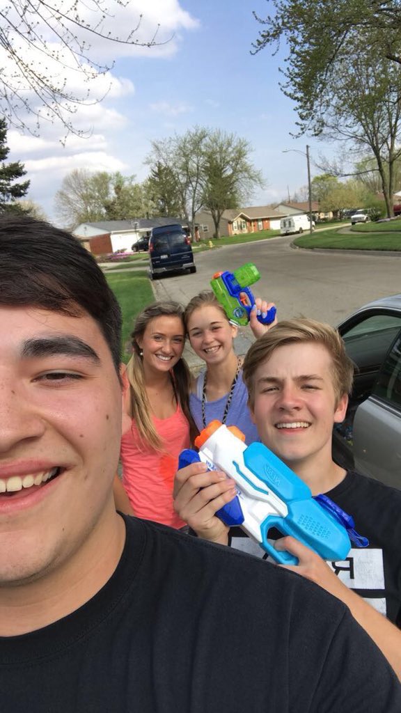 Seniors got this one! Bye girls ❌