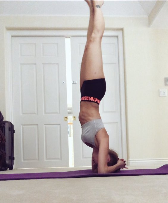 Practicing #camelpose and #headstands today 🧘&zwj;♀️❤️ #practicemakesperfect https://t.co/01N4IsoLhP<a href="/tag/camelpose"class="tags">#camelpose</a><a href="/tag/headstands"class="tags">#headstands</a><a href="/tag/practicemakesperfect"class="tags"><span>#practicemakesperfect</span></a>