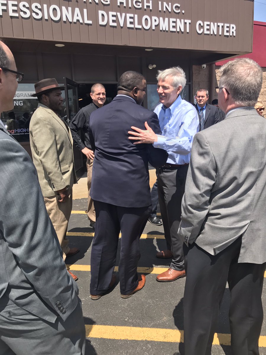 YtownTitoBrown's tweet photo. I want to thank @senrobportman for taking the time to visit the @CityofYOU today.

I was honored to tour Flying High with Senator Portman and Flying High Executive Director, Jeff Magada. 

It was great to learn about the strides Flying High has made since opening in November! https://t.co/qh4bE8n0tl