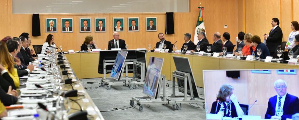 Encuentro del Auditor Superior de la Federación @Colmenaresparam y la Titular de @SFP_mx, <a href="/ArelyGomezGlz/">Arely Gómez González</a> con los Integrantes de la Comisión Permanente de Contralores Estados – Federación <a href="/ContraloresMX/">CPCE-F</a>