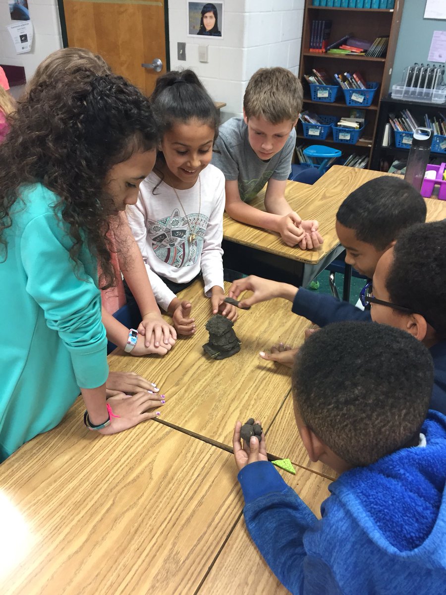 FriedrichTeach's tweet photo. Today we built with our homemade adobe bricks. Great teamwork and building challenge! #NISDInspired #SteubingInspired https://t.co/qxM3zLMAL6