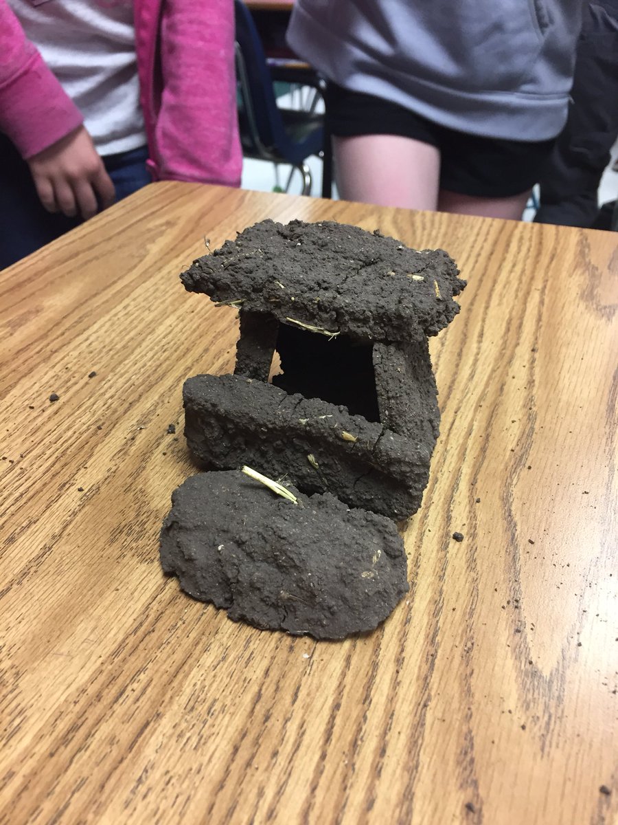 FriedrichTeach's tweet photo. Today we built with our homemade adobe bricks. Great teamwork and building challenge! #NISDInspired #SteubingInspired https://t.co/qxM3zLMAL6
