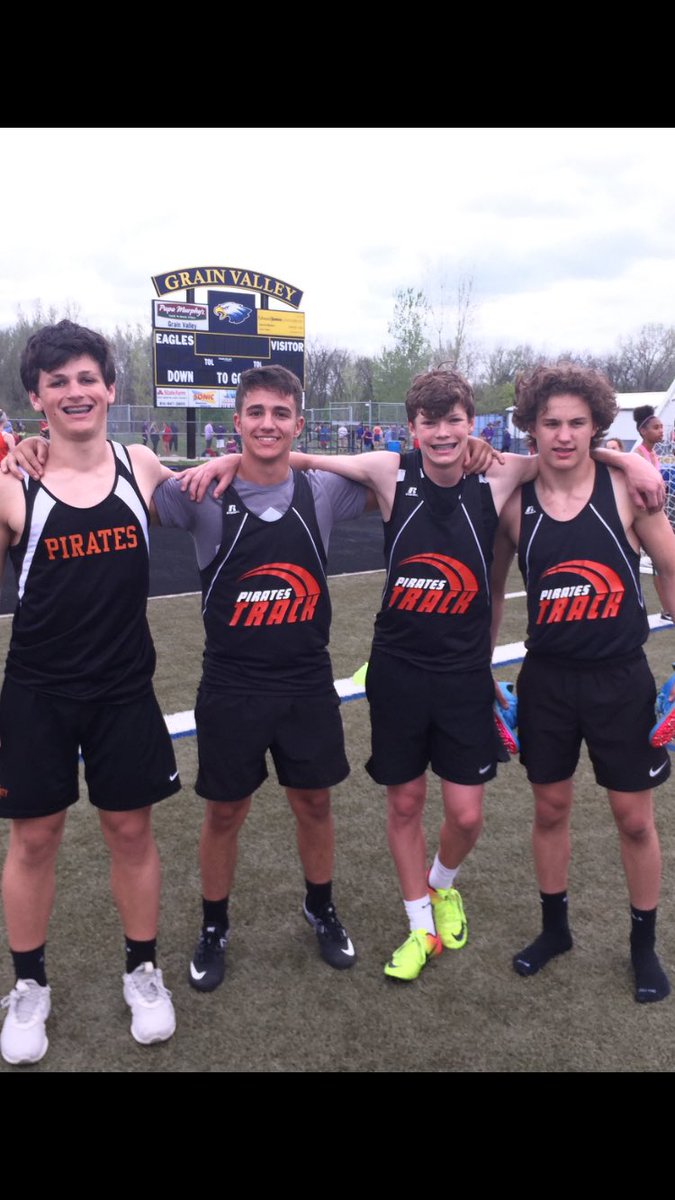 Run_Pirates_Run's tweet photo. Great year for boys 4x100. PR today. Excellent work gentlemen. Excited to have these guys next year in football #AnchorDown @_pcpirates https://t.co/fUvyCDpHpU