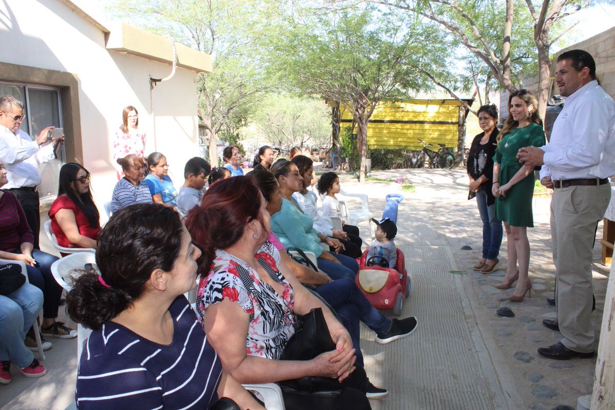 IcatsonS's tweet photo. Arranca programa de capacitación en su modalidad de cursos rápidos en la Col. Pueblo Viejo del Mpio. de Caborca. Corte de cabello y Mantenimiento de aire acondicionado son los cursos con los que inician. Autoridades del @IcatsonS realizaron el simbólico corte de listón inaugural. https://t.co/1g5bRVgsgq