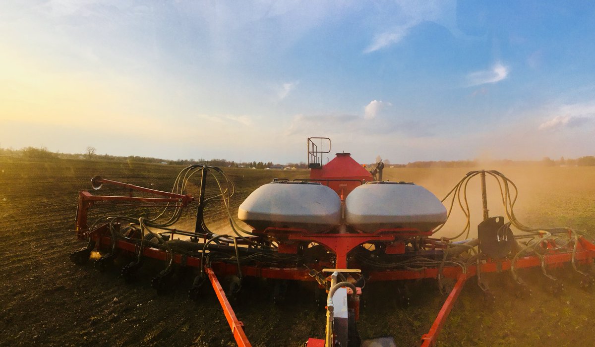 It’s a good night. (Even a panoramic pic taken @ 5.5mph can somewhat capture it lol) #plant18 #bringit