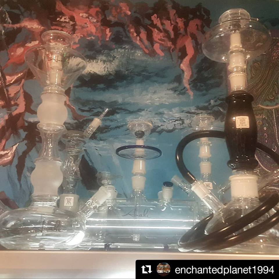 AnahiSmoke's tweet photo. #Tennessee Smokers! Stop by @NchantedPlanet (Manchester) and grab an #AnahiHookah today! 

Mention their IG post and get 15% off !

#AnahiSmoke #EnchantedPlanet #GlassHookah #Hookah #Hookahs https://t.co/JH1euYhJta