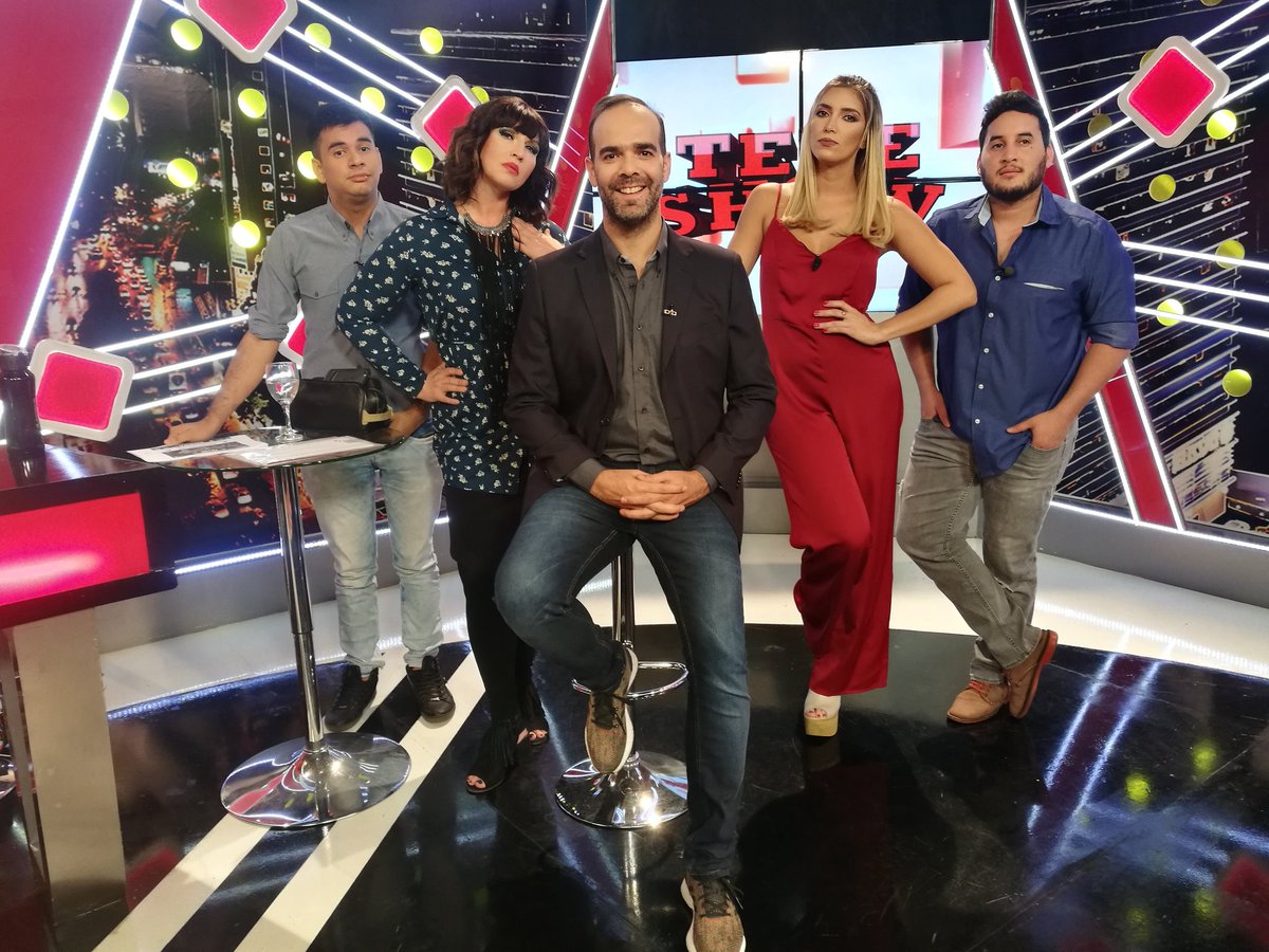 TeleShowTV's tweet photo. ¡El equipo de #TeleshowPy listo para darte la mejor info de farándula por @latelepy! 😎👌 https://t.co/WG0HsTAuC6