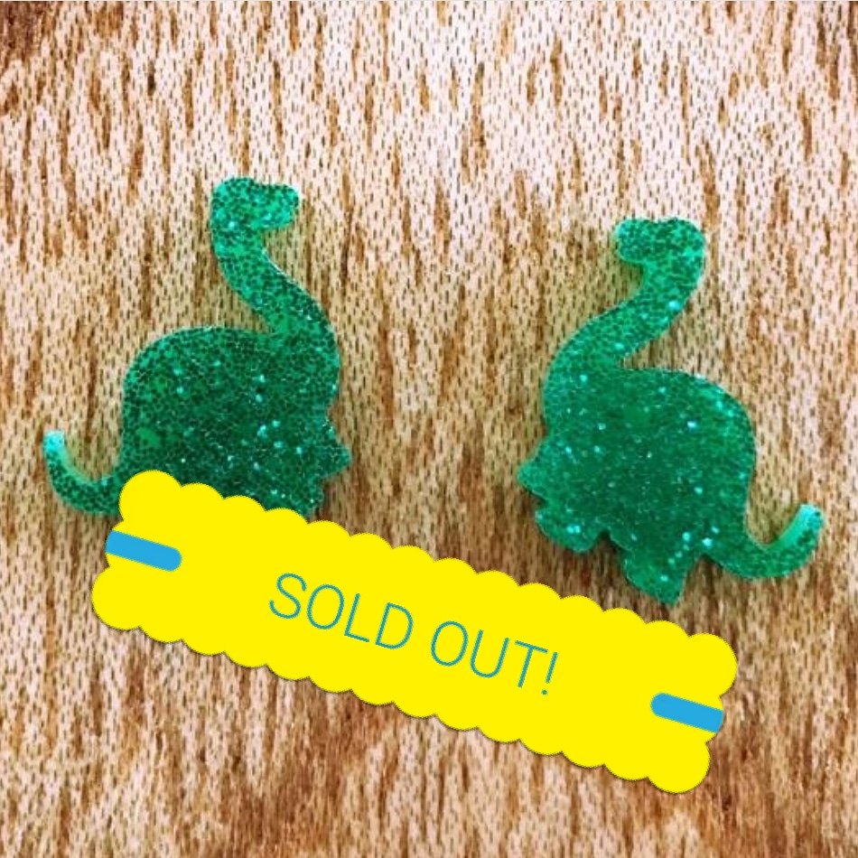 Extinct. We say goodbye to another favourite! #hammersandwands #popupshop #newstore #kidshop #kidgifts #teens #womens #brontosaurus #dino #earrings #instafashion #quirkyfashion #quirky #soldout #thankyou #feelingloved #supportsmallbusiness #shoplocal #moxandco