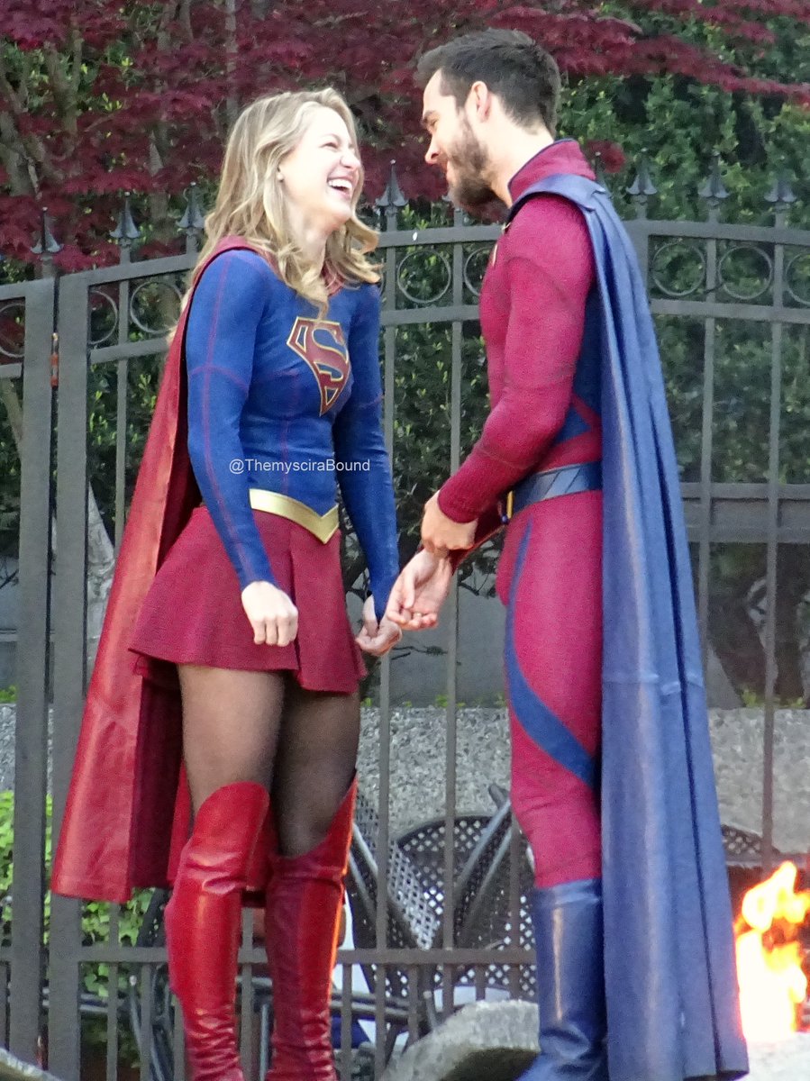 christophrcwood's tweet photo. melissa: "chris wood is my favorite person to work with on the show. he's funny. he's so funny [..] he especially brings so much humor and light and joy to the set." she wasn't lying tho https://t.co/4gohjnu0JF