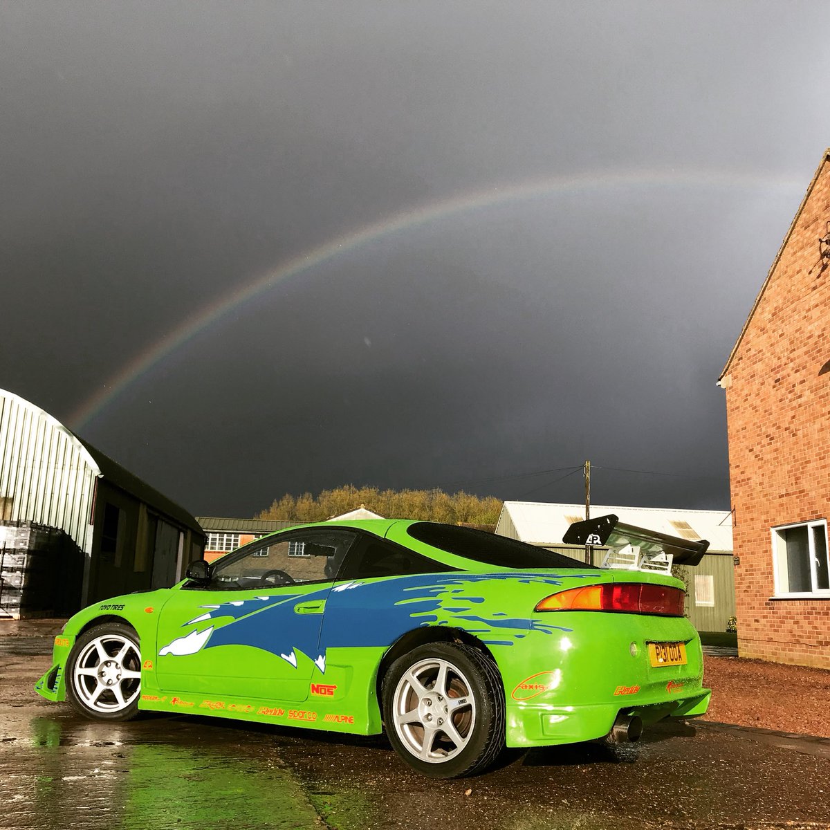 fastweddingcar's tweet photo. Sun is shining! https://t.co/wSRbvEfzL8