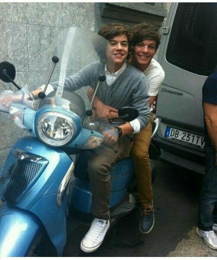 SectaMales's tweet photo. Nos conocimos por un "cita y responde" sin saber que todas además de compartir el mismo nombre, compartíamos el mismo amor por estos chicos y este otp.

~Y ahora somos una familia que jamás se abandona por mas que pase el tiempo~ https://t.co/edigHUdYOP