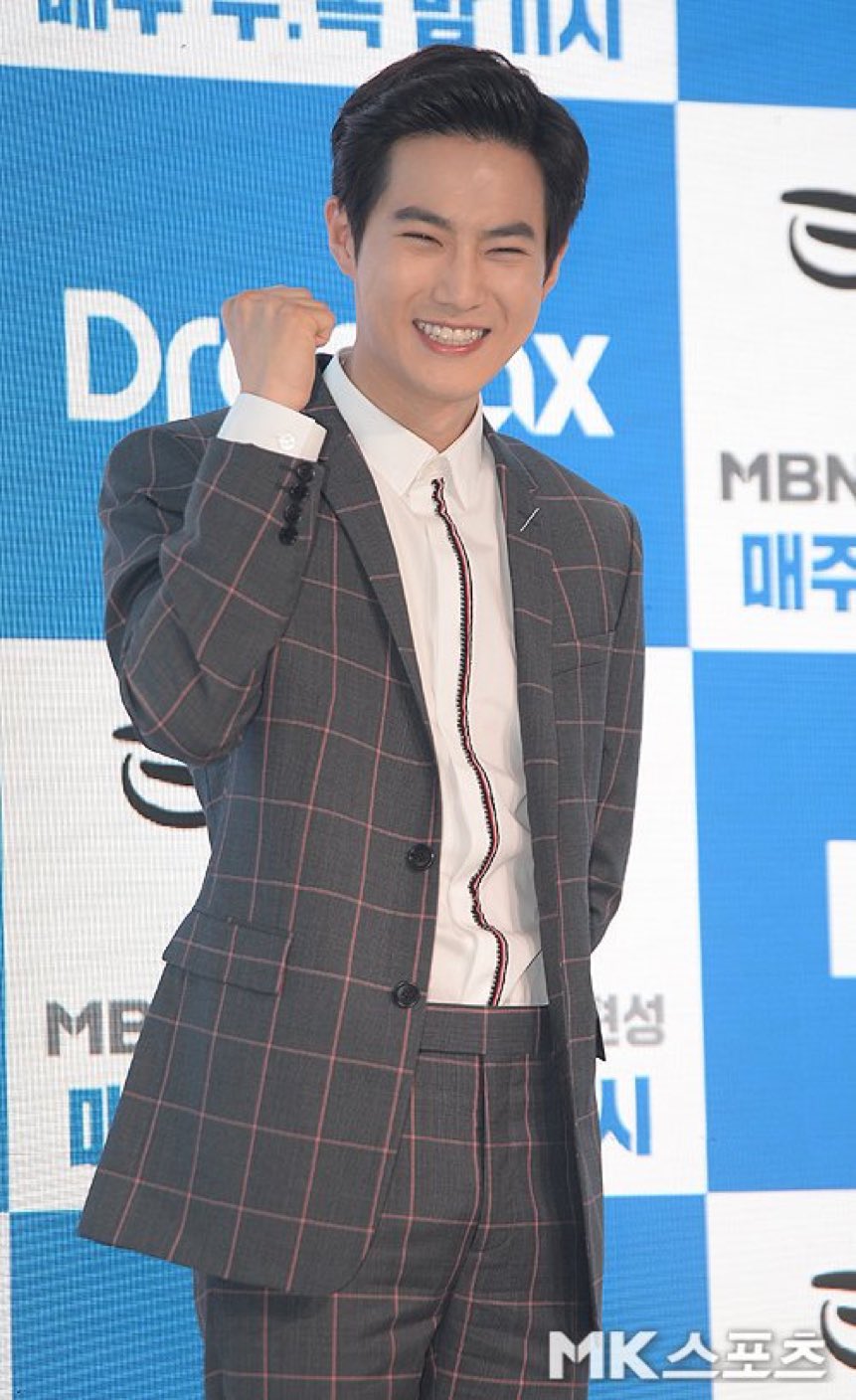 DcP7fy2VQAE2cVV.jpg:large