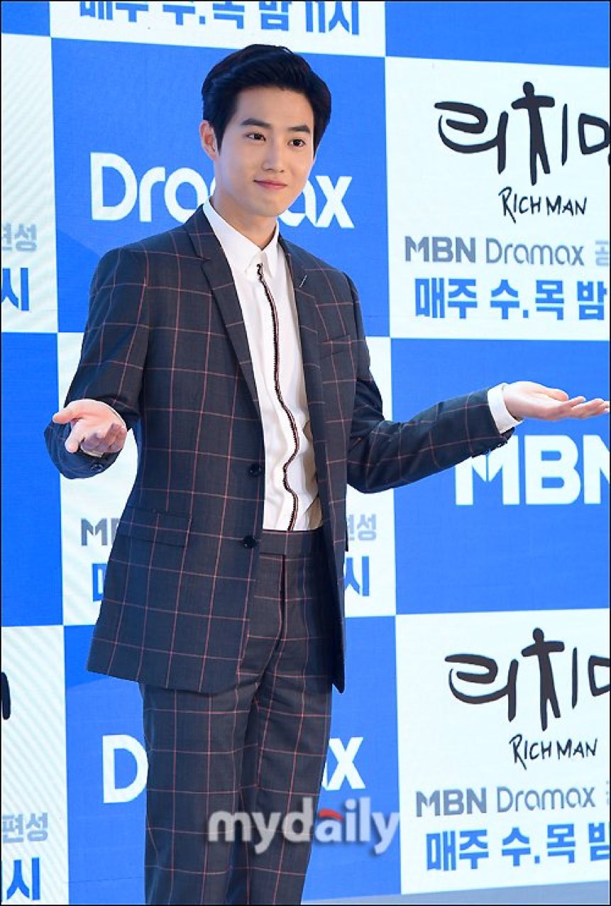 DcP7hFdU8AALBPz.jpg:large